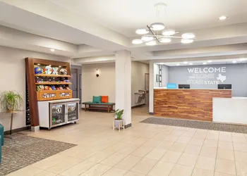 Hampton Inn Paris hotel thumbnail 4