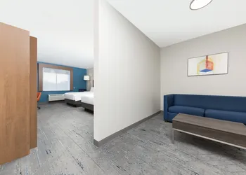 Holiday Inn Express Hotel & Suites Athens by IHG hotel thumbnail 3