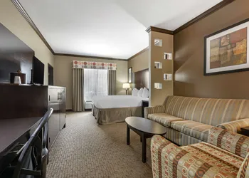 Best Western Plus Texoma Hotel & Suites hotel thumbnail 7