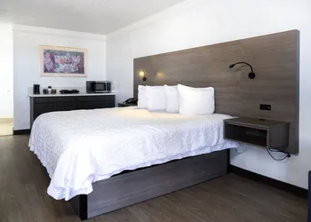 Baymont by Wyndham Fort Stockton hotel thumbnail 7