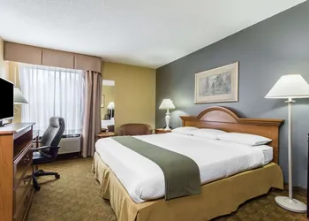 Days Inn by Wyndham Selma hotel thumbnail 3