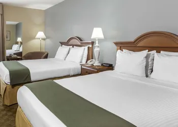 Days Inn by Wyndham Selma hotel thumbnail 5