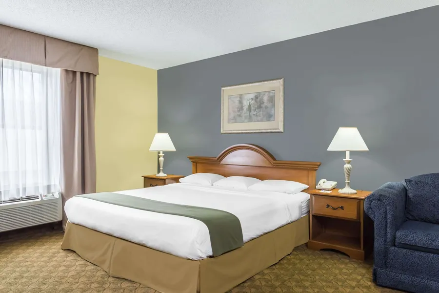 Days Inn by Wyndham Selma hotel detail image 6