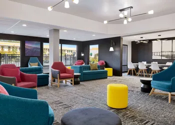 La Quinta Inn & Suites by Wyndham Selma/Smithfield I-95 hotel thumbnail 2