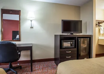 Quality Inn & Suites Monroe hotel thumbnail 7