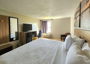 Days Inn by Wyndham Lafayette Scott hotel thumbnail 7