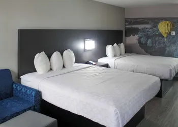 Clarion Pointe Statesville hotel thumbnail 7