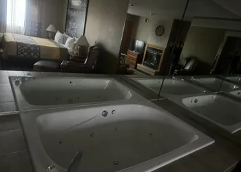 Super 8 by Wyndham Sparta hotel thumbnail 8