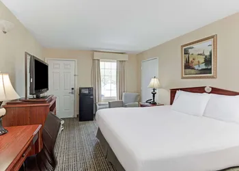 Baymont by Wyndham Sanford hotel thumbnail 5