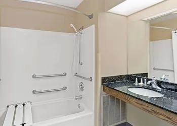 Baymont by Wyndham Sanford hotel thumbnail 8