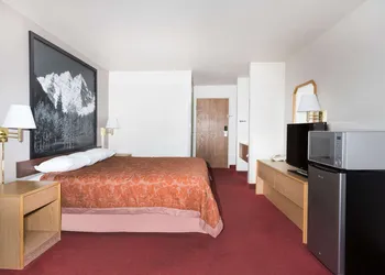 Super 8 by Wyndham Fruita hotel thumbnail 3