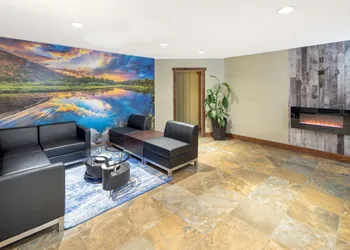 Travelodge by Wyndham Golden Sportsman Lodge hotel thumbnail 2
