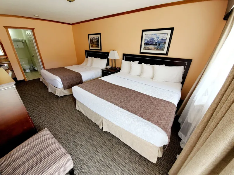 Travelodge by Wyndham Golden Sportsman Lodge hotel detail image 6