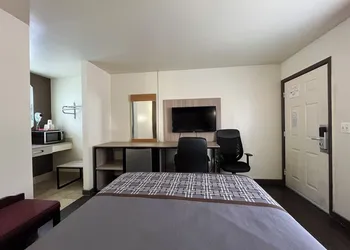 Budget Inn hotel thumbnail 4