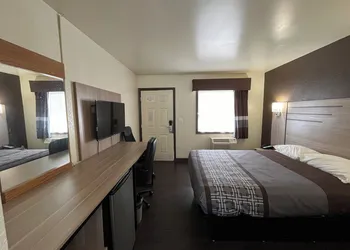 Budget Inn hotel thumbnail 5