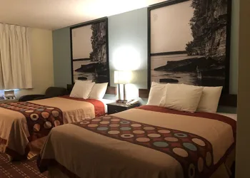 Super 8 by Wyndham Plover Stevens Point Area hotel thumbnail 4
