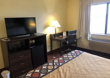 Super 8 by Wyndham Plover Stevens Point Area hotel thumbnail 8