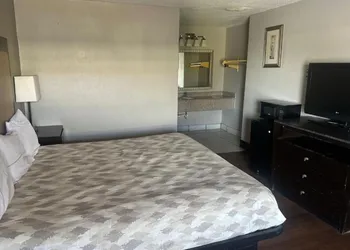 La Casa Inn Albany Near Tifton GA I 75 hotel thumbnail 5