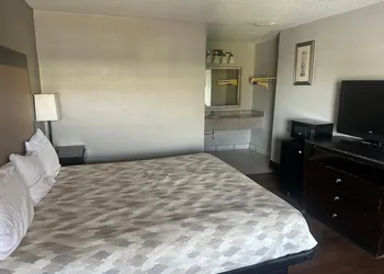 La Casa Inn Albany Near Tifton GA I 75 hotel thumbnail 7
