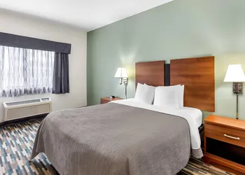 Quality Inn Beloit hotel thumbnail 4