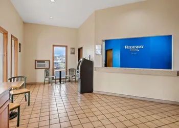 Rodeway Inn Effingham North hotel thumbnail 2