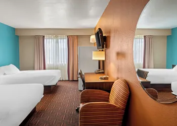 Rodeway Inn Effingham North hotel thumbnail 3