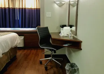 Microtel Inn & Suites by Wyndham London hotel thumbnail 4