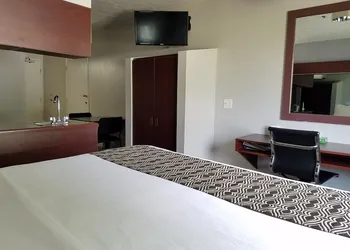 Microtel Inn & Suites by Wyndham London hotel thumbnail 5