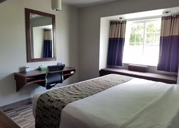 Microtel Inn & Suites by Wyndham London hotel thumbnail 7