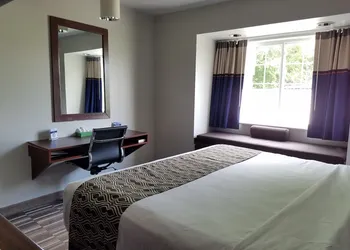 Microtel Inn & Suites by Wyndham London hotel thumbnail 7