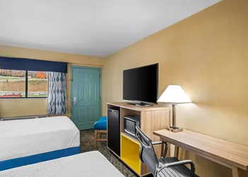 Days Inn by Wyndham Renfro Valley Mount Vernon hotel thumbnail 8