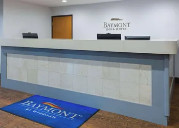 Baymont by Wyndham LaGrange hotel thumbnail 2