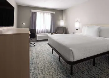 Baymont by Wyndham LaGrange hotel thumbnail 8