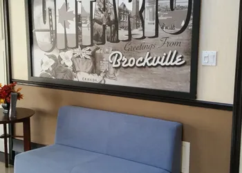 Super 8 by Wyndham Brockville hotel thumbnail 5
