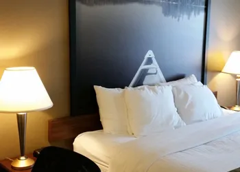 Super 8 by Wyndham Brockville hotel thumbnail 8