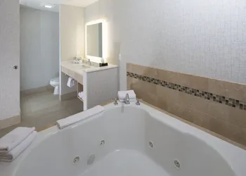 Holiday Inn Express & Suites Monroe by IHG hotel thumbnail 6