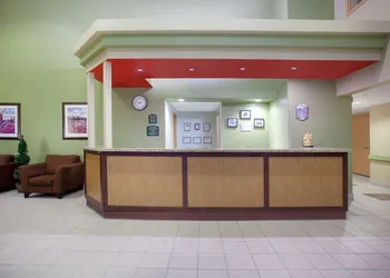 Super 8 by Wyndham Midland hotel thumbnail 3