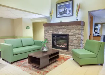 Super 8 by Wyndham Midland hotel thumbnail 4