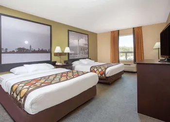 Super 8 by Wyndham Midland hotel thumbnail 6