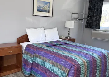 Knights Inn Midland, ON hotel thumbnail 4
