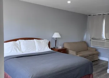 Knights Inn Midland, ON hotel thumbnail 6