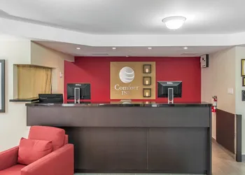 Comfort Inn Pembroke hotel thumbnail 2