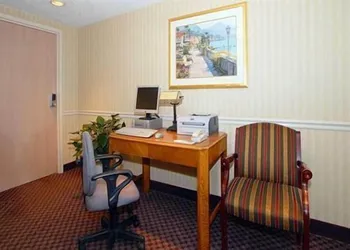 Travelers Inn hotel thumbnail 3