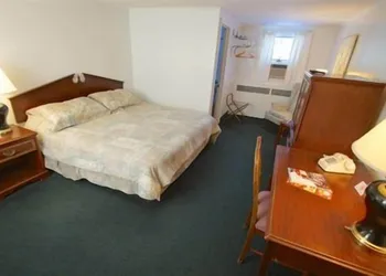 Travelers Inn hotel thumbnail 4