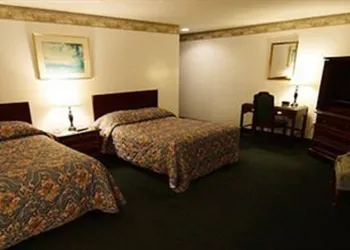 Travelers Inn hotel thumbnail 5