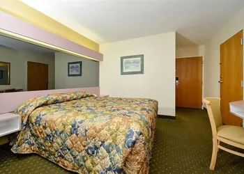 Travelers Inn hotel thumbnail 6