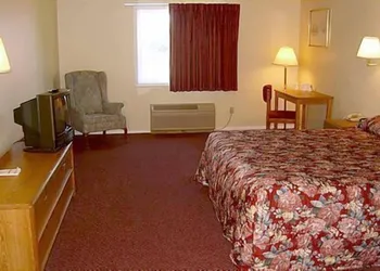 Travelers Inn hotel thumbnail 8