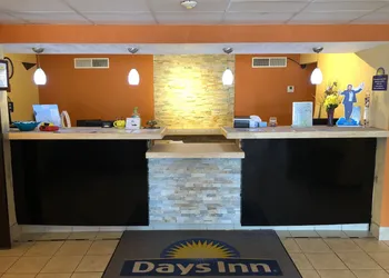 Days Inn & Suites by Wyndham Stevens Point hotel thumbnail 3
