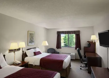 Baymont by Wyndham Whitewater hotel thumbnail 3