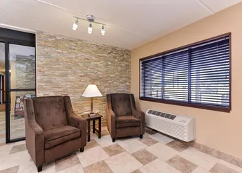 Americas Best Value Inn Clear Lake hotel thumbnail 2